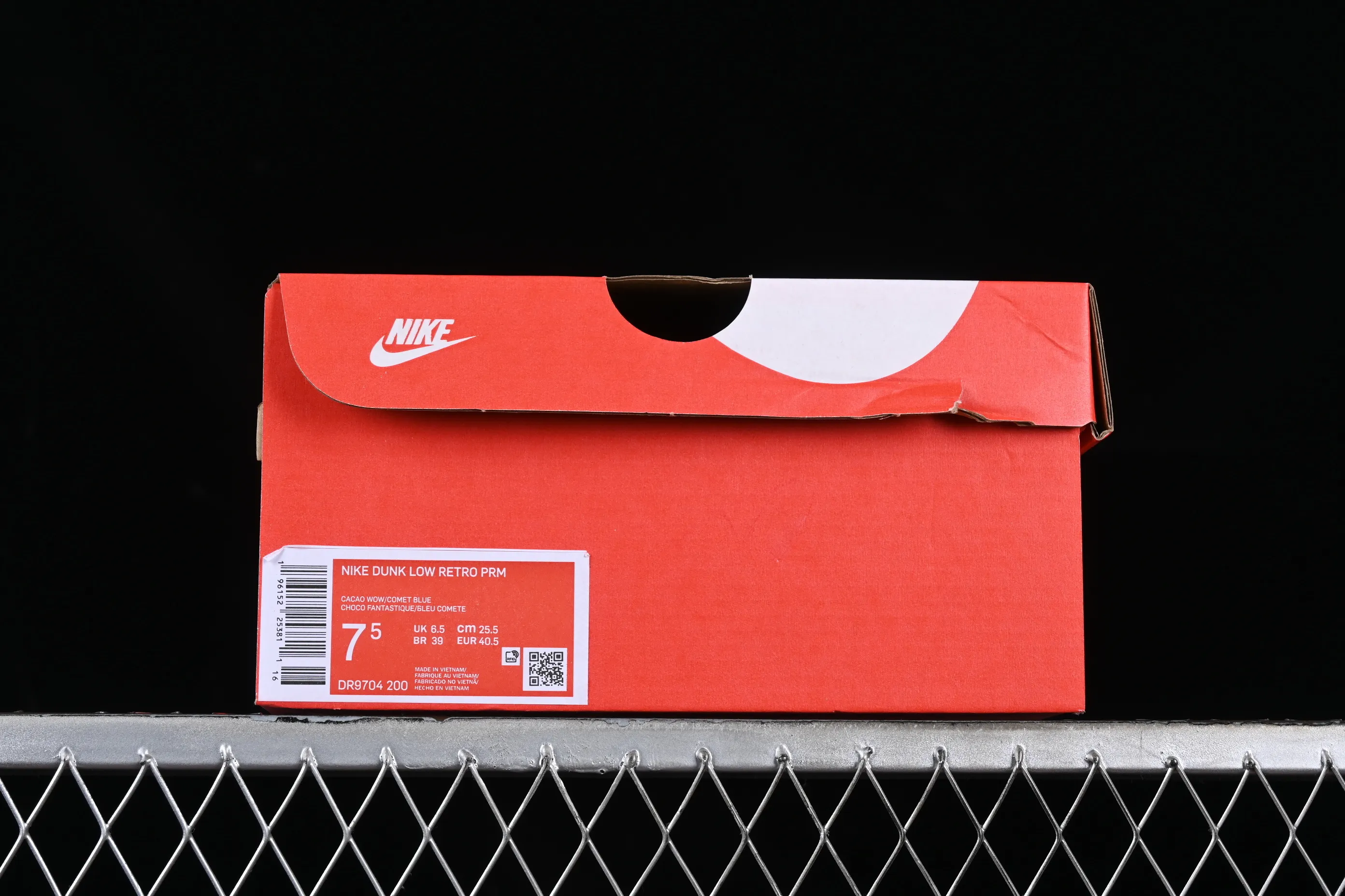 All Categories Nk SB Dunk Series Nk SB Dunk Low Low-top Sneakers Nk SB Dunk Low Bubble Jellyfish Dormant Volcano SB Strap Low-top Casual Sneakers DR9704-200